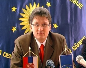 Promocija jezika ili narugivanje