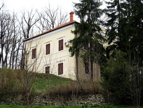 Dvorac „KRUNA“ U ĐUBRIŠTU