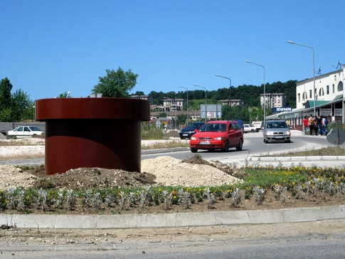 Postament za jos jedan spomenik na kruznom toku na Nikolicevskom putu Foto:D.Popaz ****Postament za još jedan spomenik na kružnom toku na Nikoličevskom putu