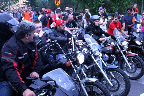 moto skup bor (1) NA BORSKOM JEZERU 1.500 BAJKERA
