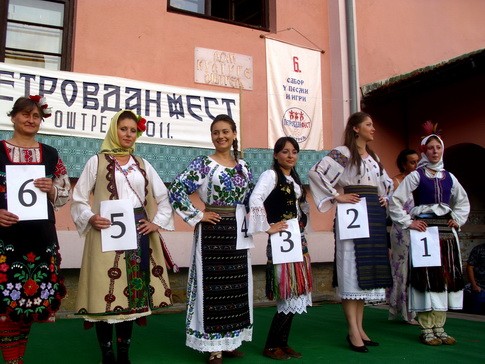 Ostrelj 3 SVETKOVINE FOLKLORA U DONJOJ BELOJ RECI, OŠTRELJU, LUKI…