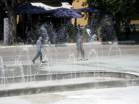 Fontana ispred Doma kulture u Boru DONATORI GRADE I UREĐUJU BOR