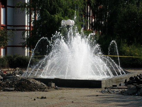 NOVA FONTANA ISPRED KAPIJE BORA (1) FONTANA ISPRED „KAPIJE BORA“