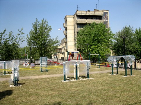 DECIJI ZABAVNI PARK KOD DOMA KULTURE U BORU (4) USKORO I DEČJI PARK