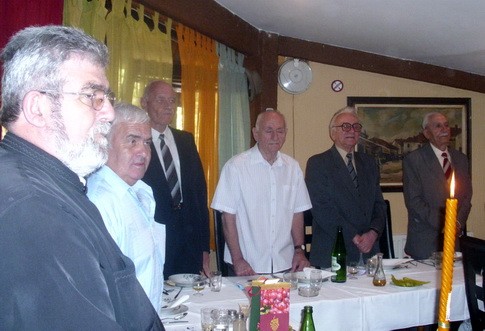 Svira se himna 2 GULAŠ IZ TESTIJE PREDSEDNIKA ZLATKOVIĆA