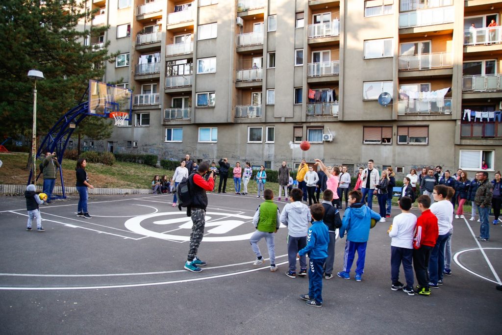 Bor: Mini-basket u akciji sto terena za jednu igru