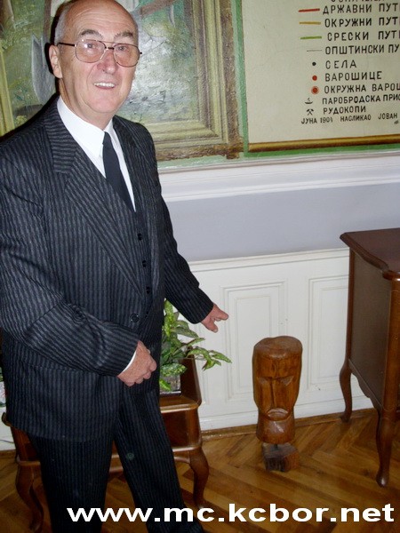 Bor: Pirketova skulptura u dvorani gradskog zdanja Požarevca