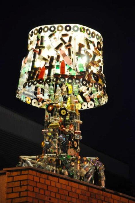 Pogledajte kako su osnovci od otpadaka napravili lampe, klupe, šahovske table...