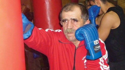 Ničić pričao bajke bokseru beskućniku!