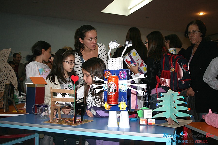 Osnovci "oživeli otpad"