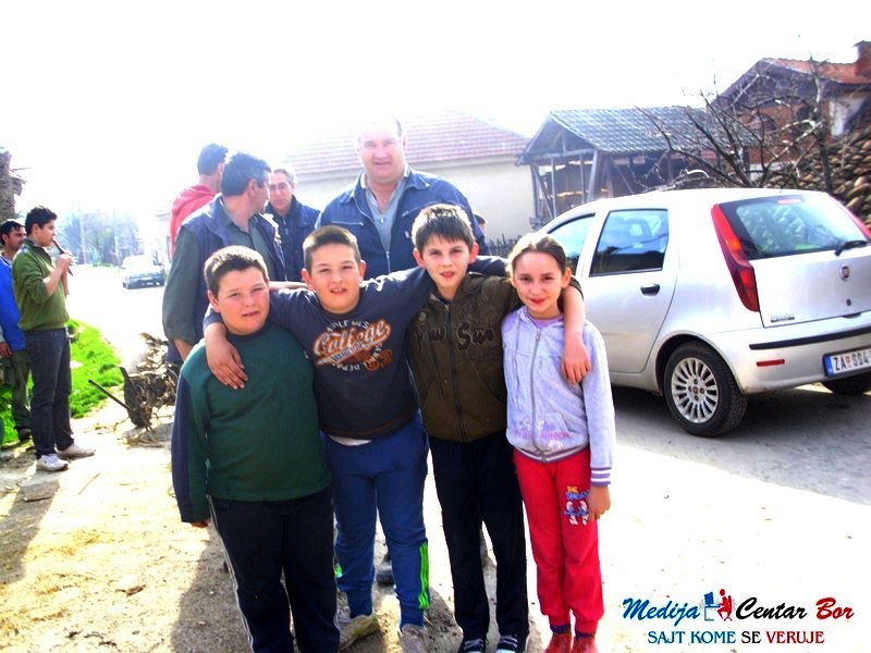 Mladenci u Rgotini: Vratio se stari običaj
