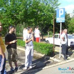 Taksisti štrajkuju ispred opštine zbog kolega "divljaka". Da li je samo to u pitanju?