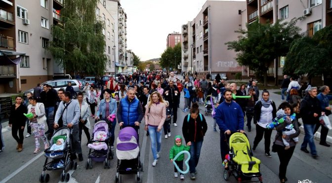 Bor: Porodična šetnja