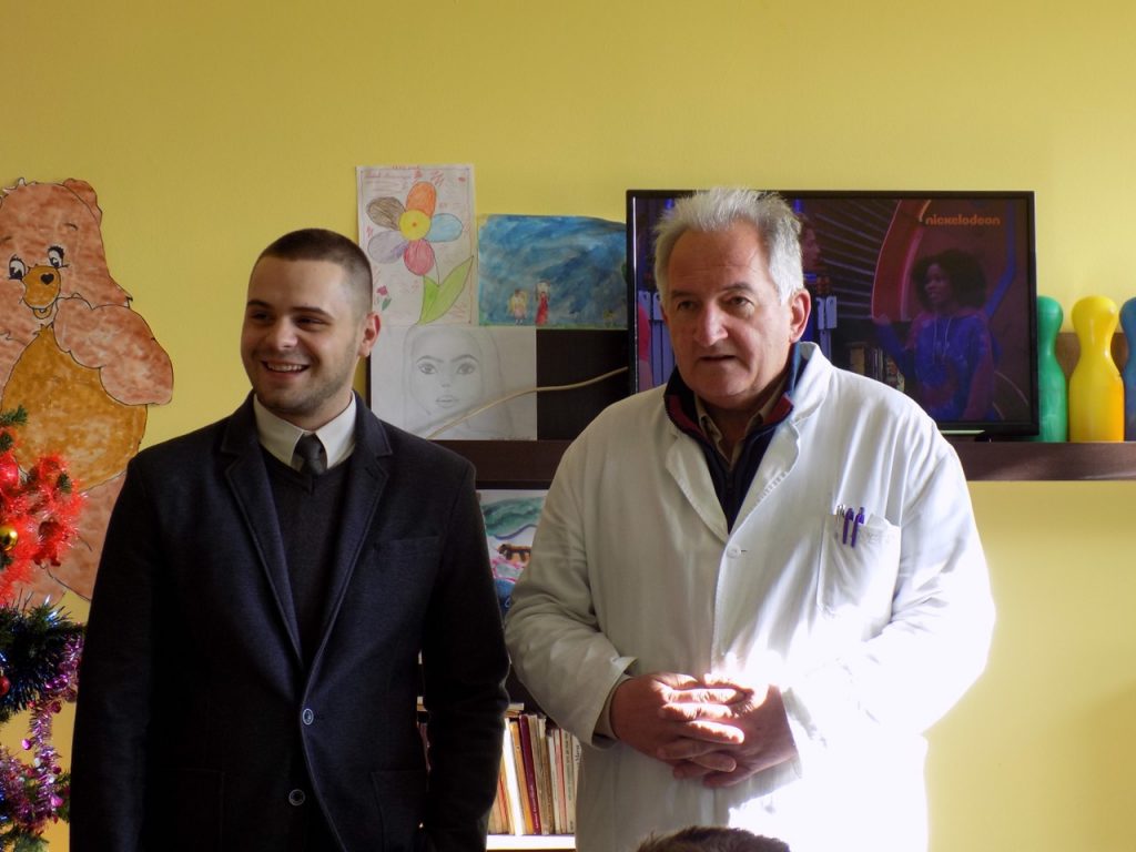 Rotaract u poseti bolnici