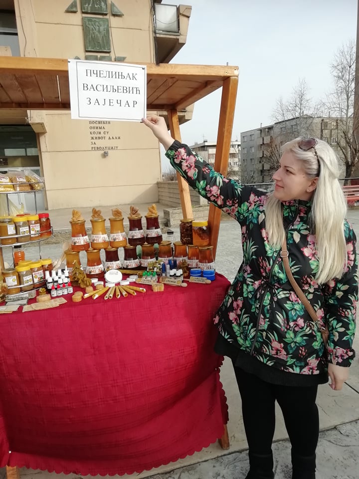 4. Osmomartovski bazar suvenira