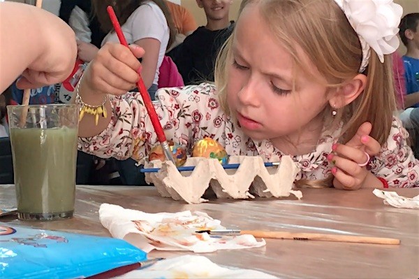 Video:12. Uskršnje farbanje jaja u MZ Napredak - Bor2